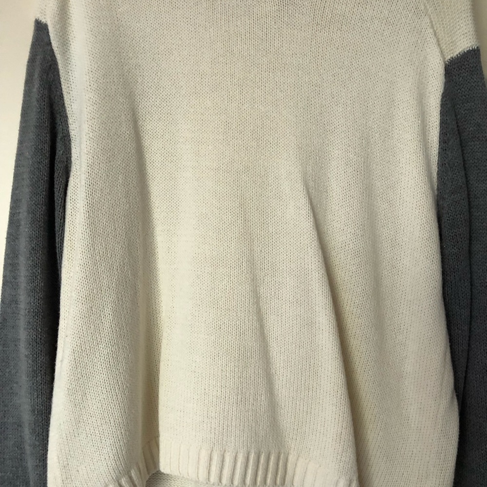 Forever 21 Sweater - Picture 3 of 4